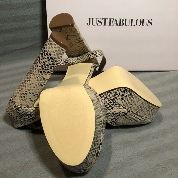 Snakeskin platform pumps - Picture 3 of 3